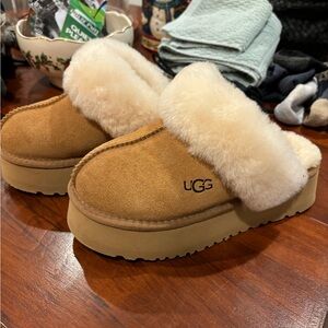 Ugg platform slippers- See description for size